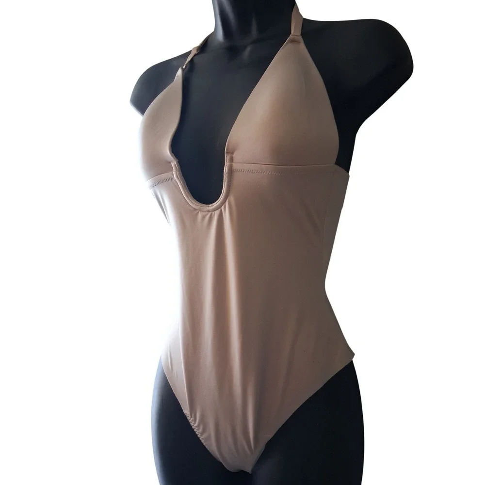 Spanx Suit Your Fancy Plunge Low-Back Thong Bodysuit Beige‎ Small 10156R